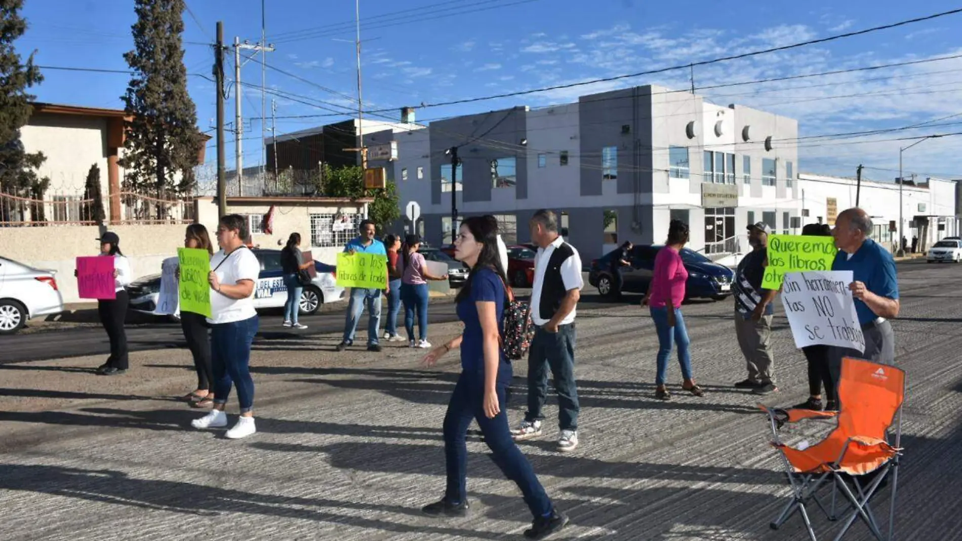 manifestación libros de texto escuela pascual orozco